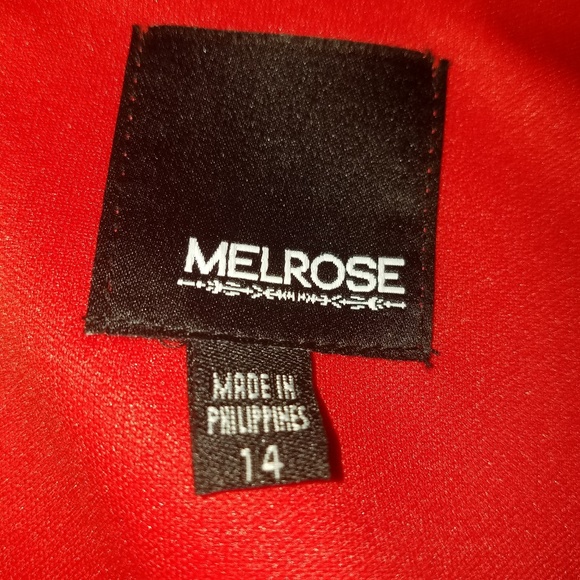 Melrose Crisscross V-neck Dress - Picture 3 of 4